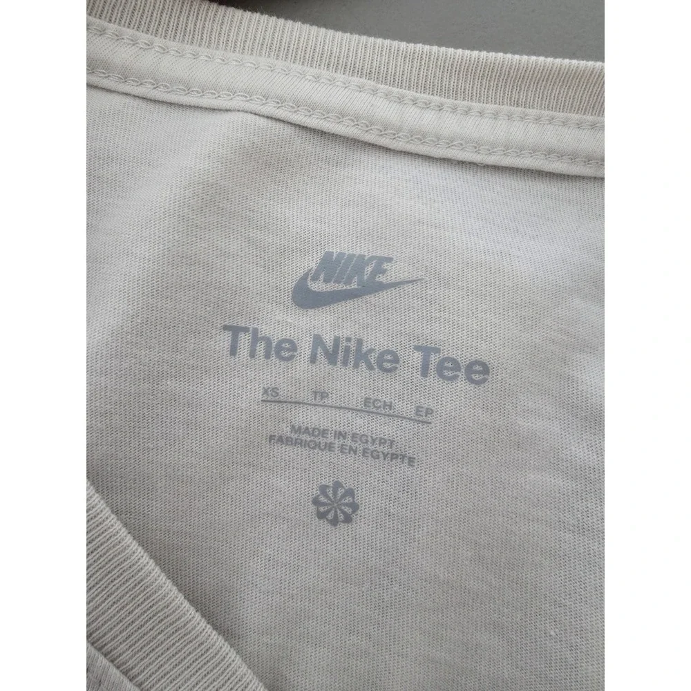 Nike T Shirt Womens XS Off White Crewneck Swoosh Long Sleeve Athletic Cotton
